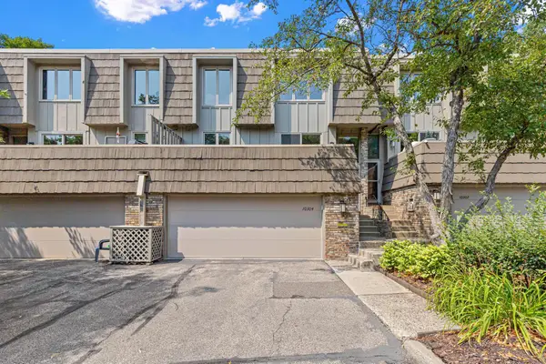 10304 Berkshire Road, Bloomington, MN 55437