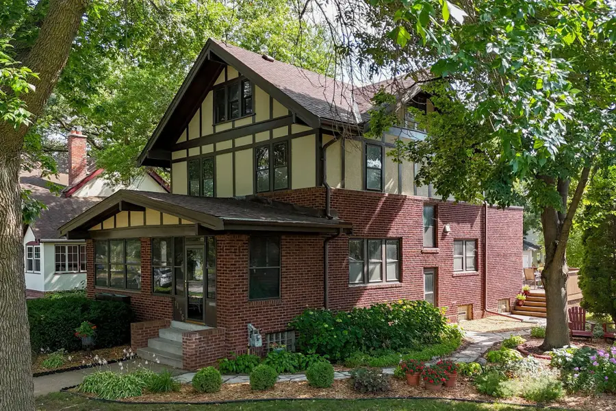 1146 Ivy Avenue E, Saint Paul, MN 55106 - #3