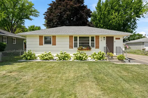 340 Greenway Avenue N, Oakdale, MN 55128