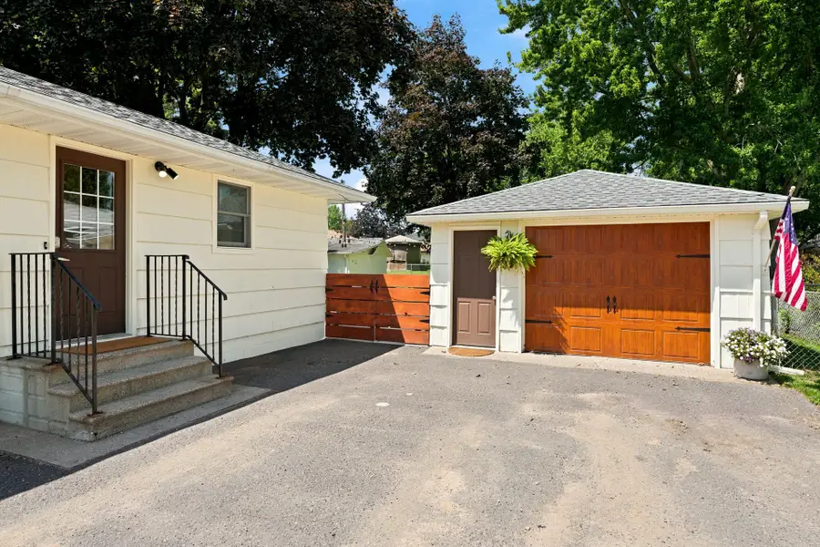 340 Greenway Avenue N, Oakdale, MN 55128 - #2