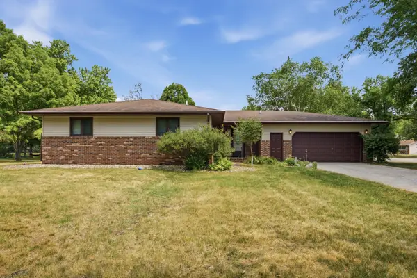 306 37th Avenue S, Moorhead, MN 56560