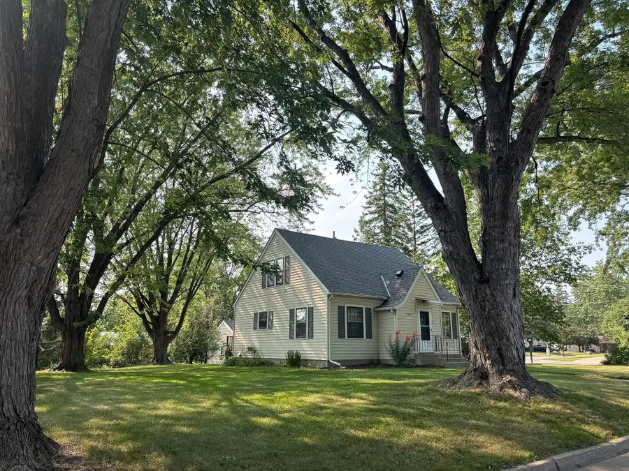 1904 7th Street Sw, Willmar, MN 56201 - #2