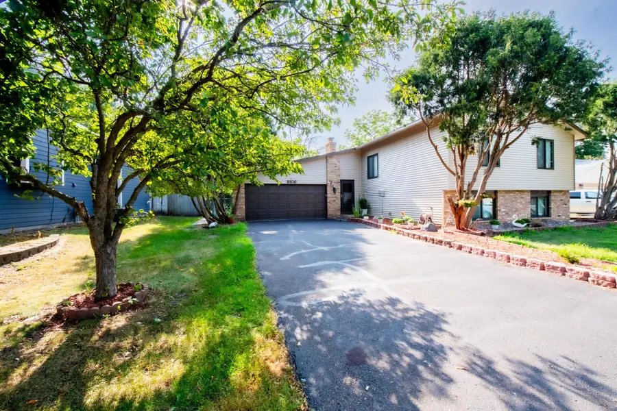 8106 Groveland Road, Mounds View, MN 55112 - #2