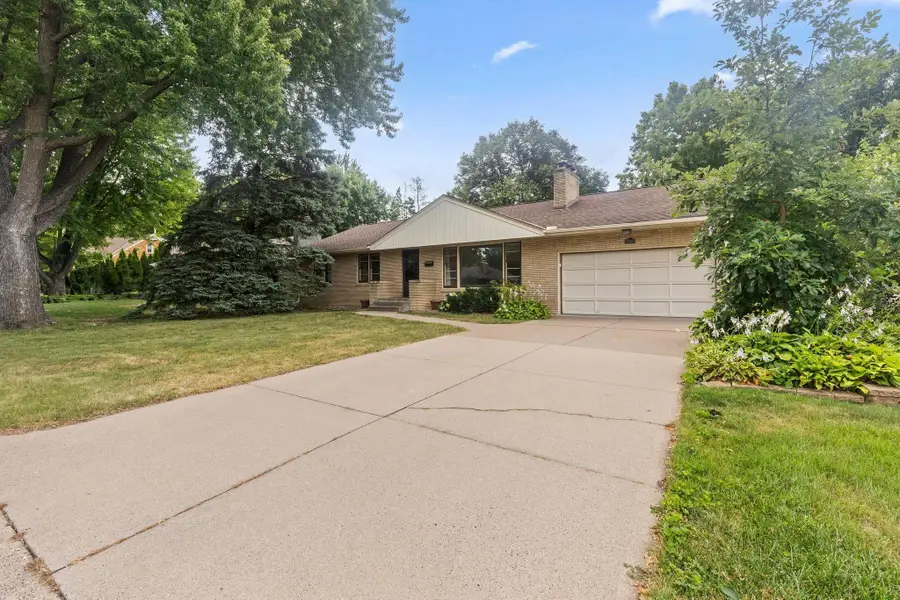 1390 Skillman Avenue W, Saint Paul, MN 55113 - #2