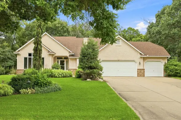 11160 Kingsborough Trail, Cottage Grove, MN 55016