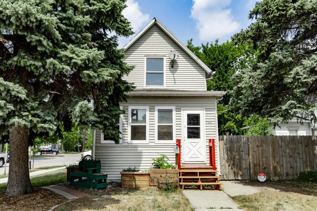 723 6th Avenue N, Fargo, ND 58102 - #1
