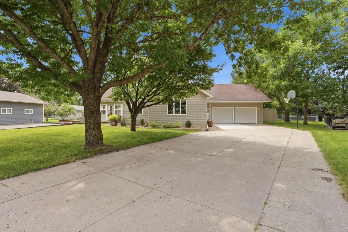 805 26th Avenue Sw, Willmar, MN 56201 - #1