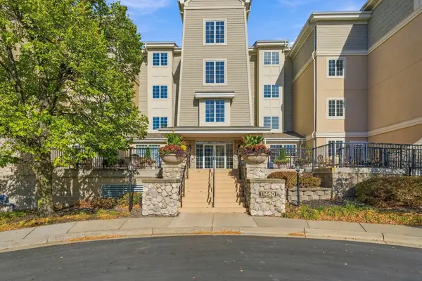 11460 Fairfield Road W #303, Minnetonka, MN 55305