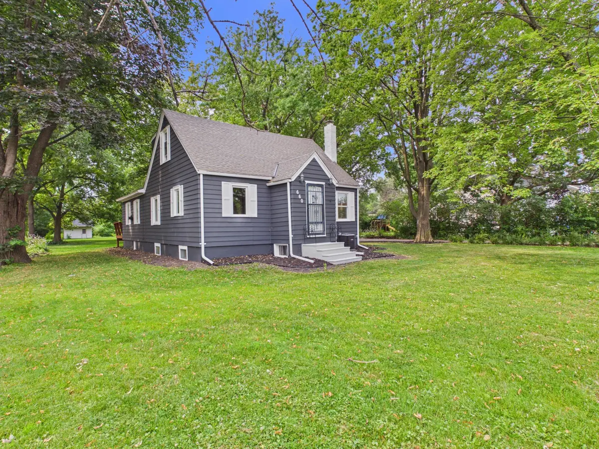660 County Road D E, Little Canada, MN 55117 - #1