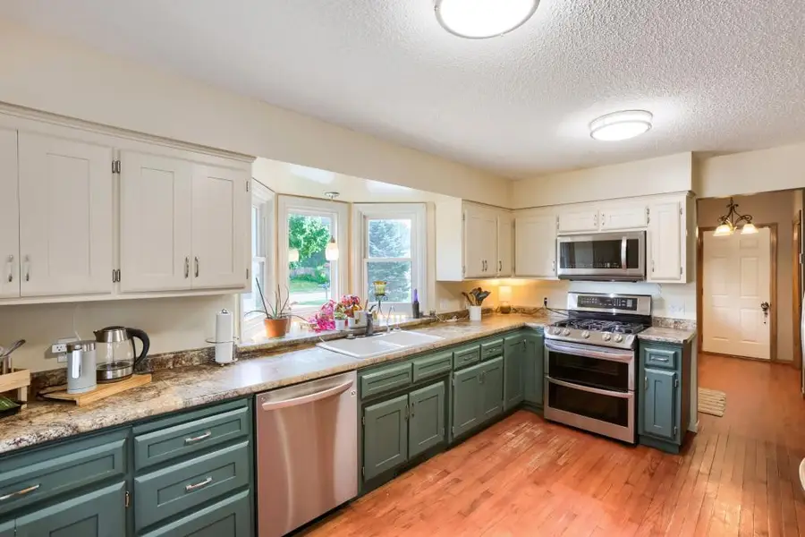 3917 Edgewood Road Ne, Circle Pines, MN 55014 - #2