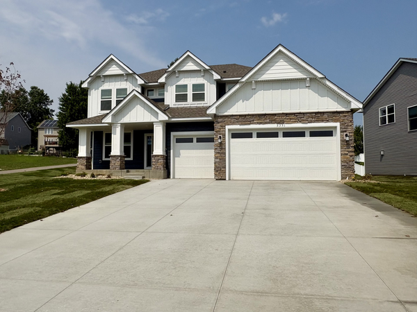 5351 Queens Drive Nw, Rochester, MN 55901