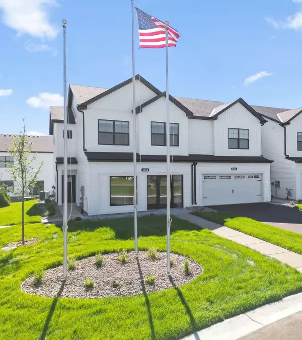 1012 130th Court E, Rosemount, MN 55068