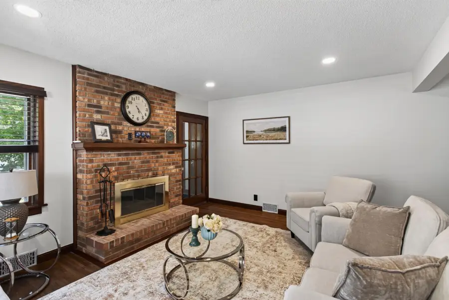 3807 Hubbard Avenue N, Robbinsdale, MN 55422 - #3