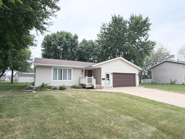 1523 Eckerson Drive, Worthington, MN 56187
