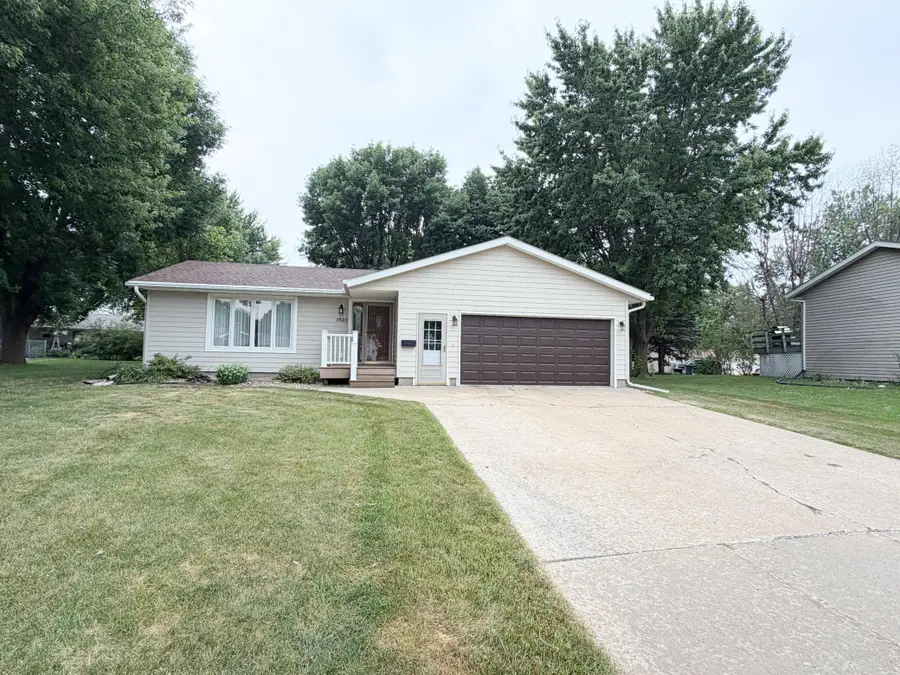 1523 Eckerson Drive, Worthington, MN 56187 - #2