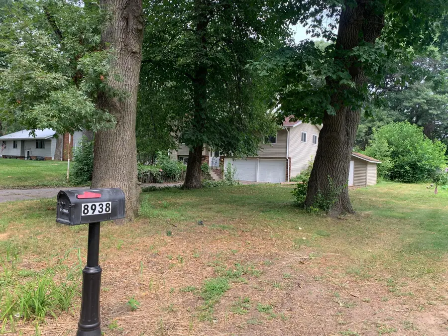 8914 37th Street N, Lake Elmo, MN 55042 - #2