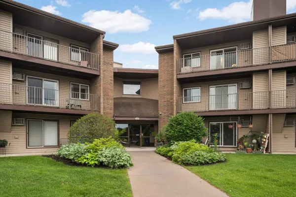 3440 Golfview Drive #112, Eagan, MN 55123