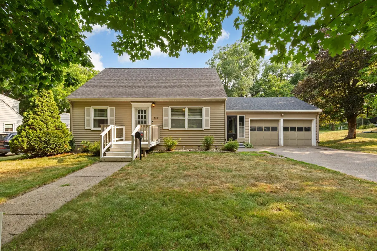 614 Lower Johnson Circle, Saint Peter, MN 56082 - #1