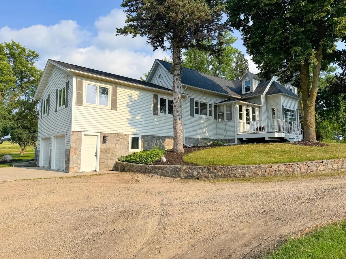 550 Guttenberg Heights, Fergus Falls, MN 56537 - #1