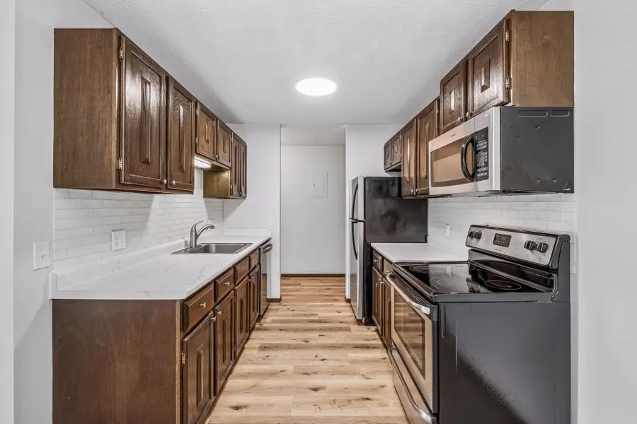 4009 Heritage Hills Drive #207, Bloomington, MN 55437 - #3