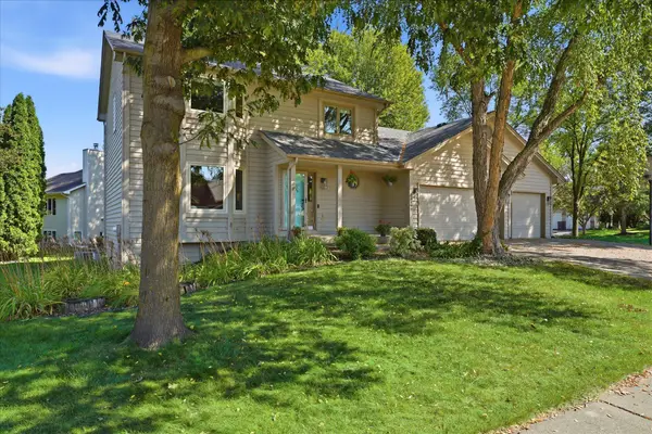 18997 Nature Lane, Eden Prairie, MN 55346