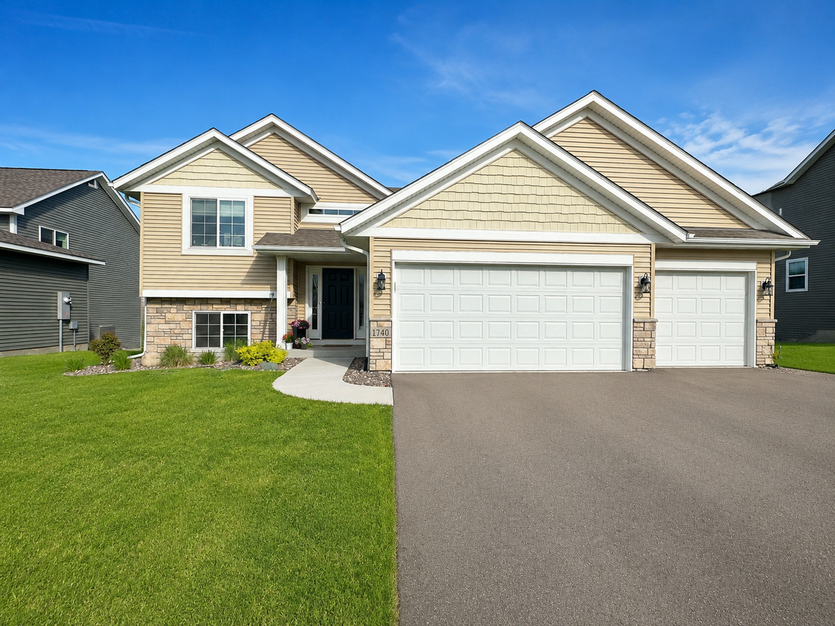 1740 Spruce Street, Farmington, MN 55024 - #1