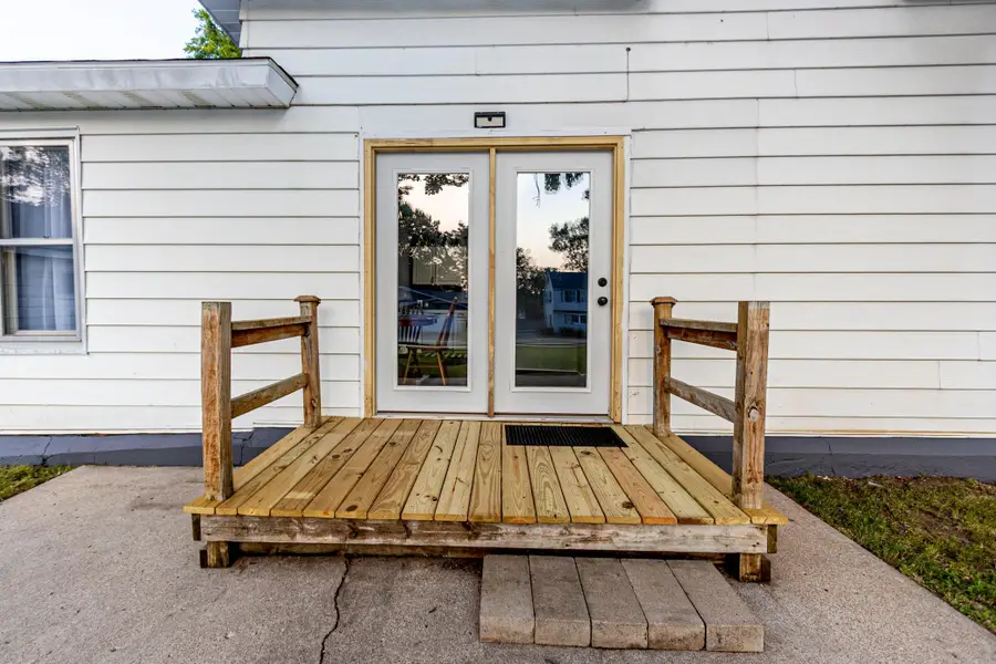 505 8th Avenue E, Alexandria, MN 56308 - #3