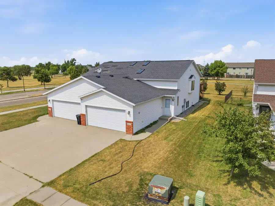812 34th Avenue W, West Fargo, ND 58078 - #2
