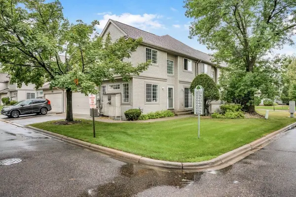 1056 Lovell Avenue W, Roseville, MN 55113
