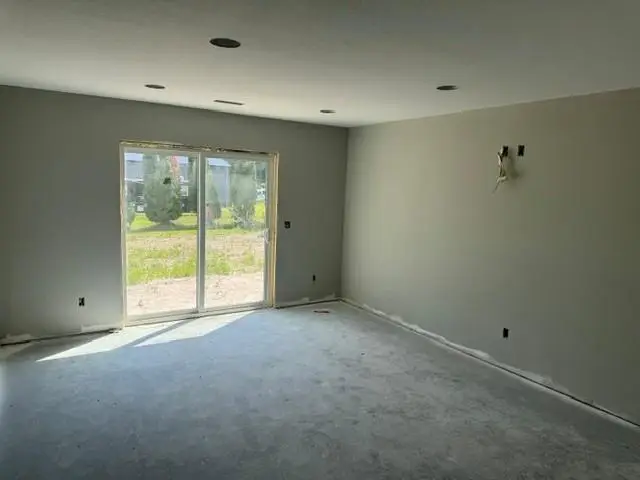 810 Texas Avenue Nw, Hutchinson, MN 55350 - #2