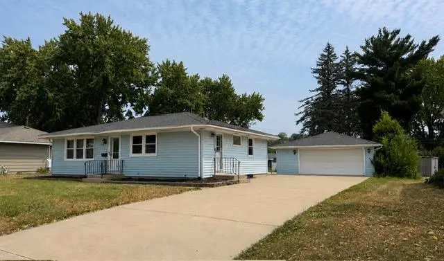 1148 Aurora Avenue, Saint Paul Park, MN 55071 - #1