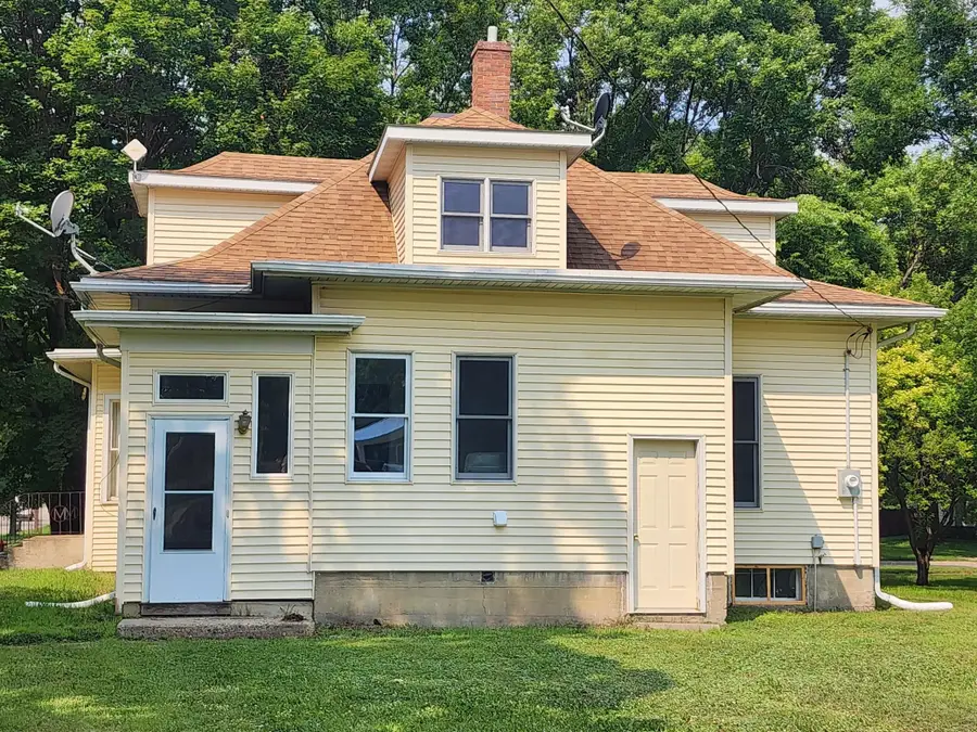 120 Park Avenue W, Renville, MN 56284 - #3