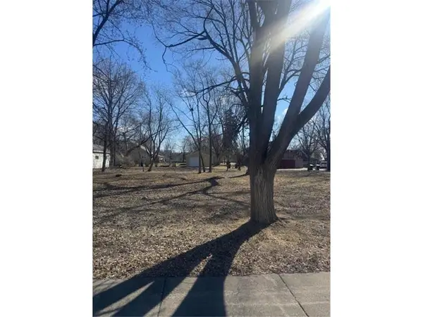 126 8th Avenue N, Waite Park, MN 56387