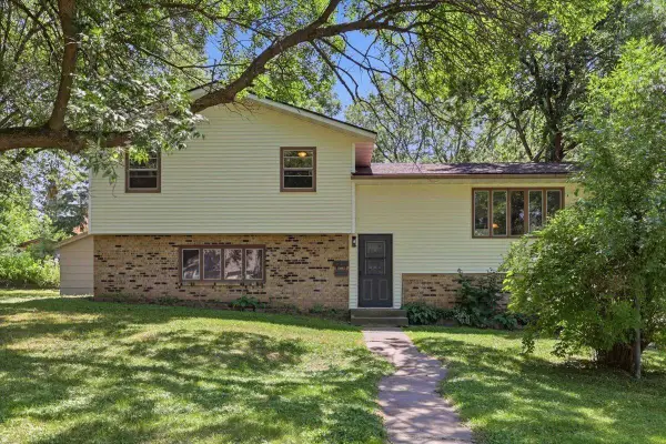355 4th Avenue Nw, Milaca, MN 56353