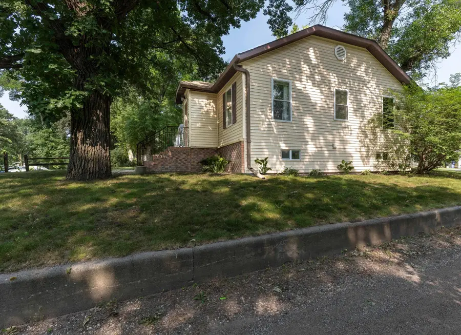314 Birch Avenue W, Fergus Falls, MN 56537 - #2