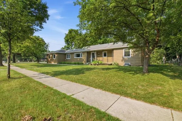 1128 11th Street Sw, Willmar, MN 56201