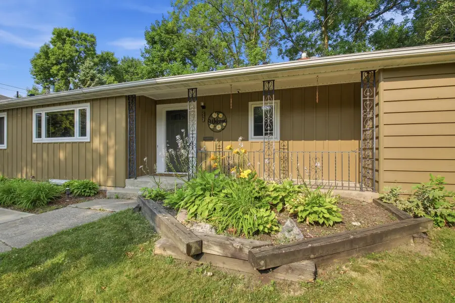 1128 11th Street Sw, Willmar, MN 56201 - #2