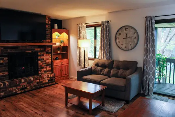 31 Marie Avenue E, West Saint Paul, MN 55118
