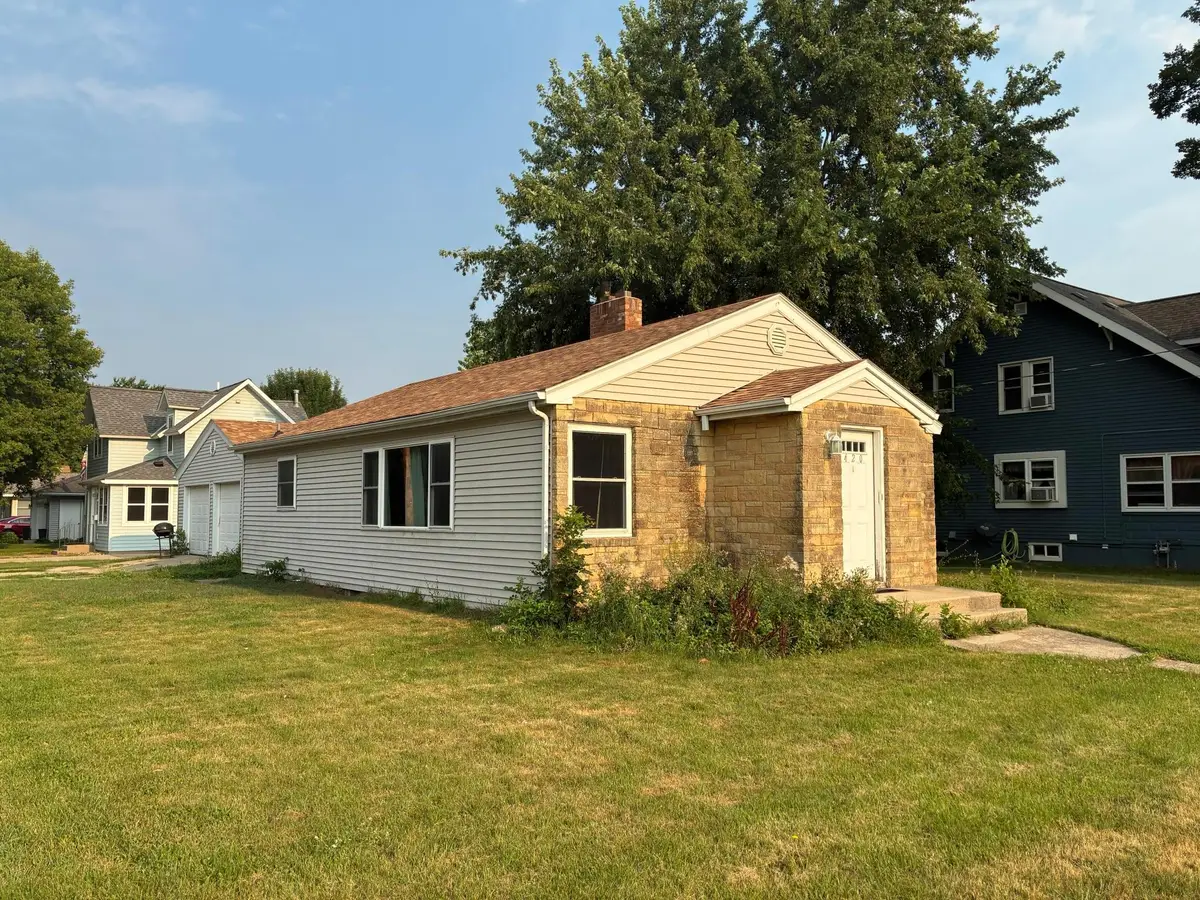 420 Stearns Avenue, Paynesville, MN 56362 - #1