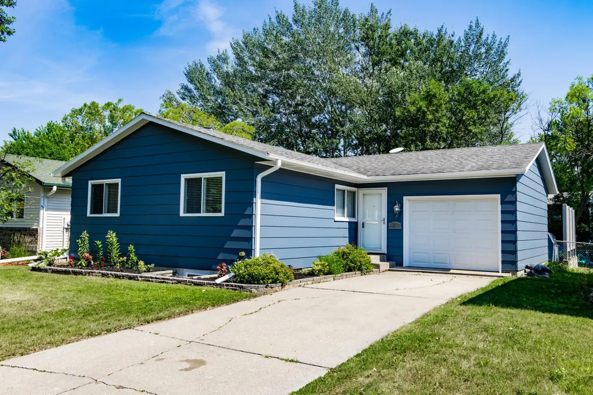 2925 14th Avenue S, Moorhead, MN 56560 - #1