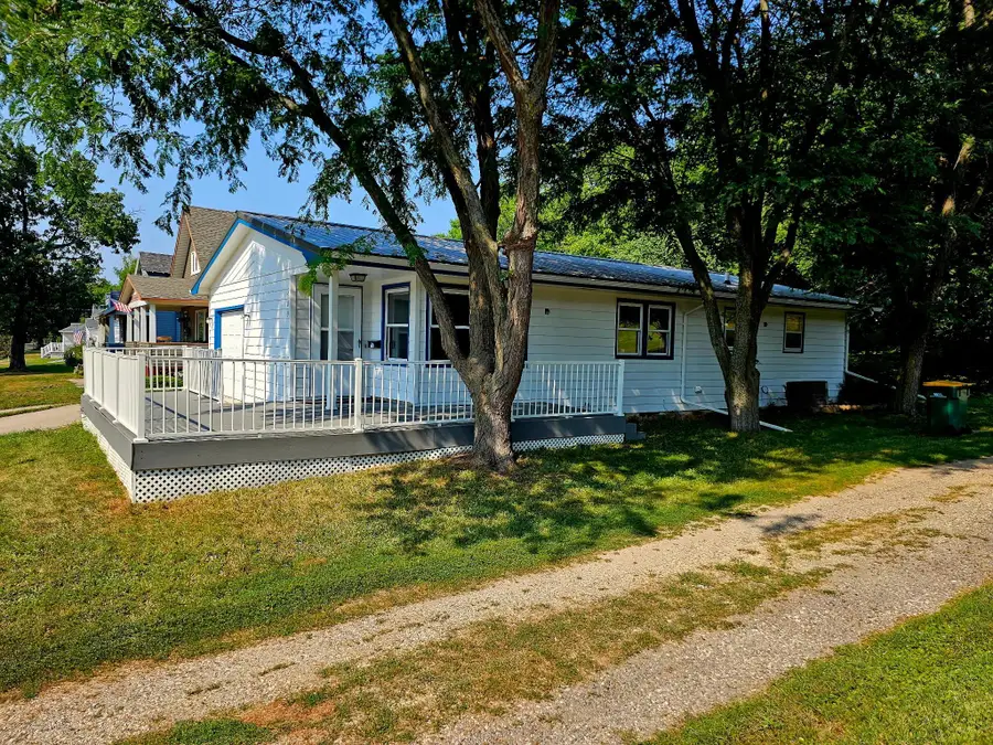 409 Fremont Street S, Lake Benton, MN 56149 - #3