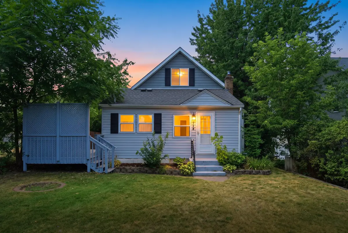 724 1st Avenue Nw, Saint Paul, MN 55112 - #1