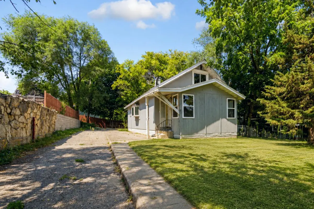 603 11th Avenue Ne, Rochester, MN 55906 - #1