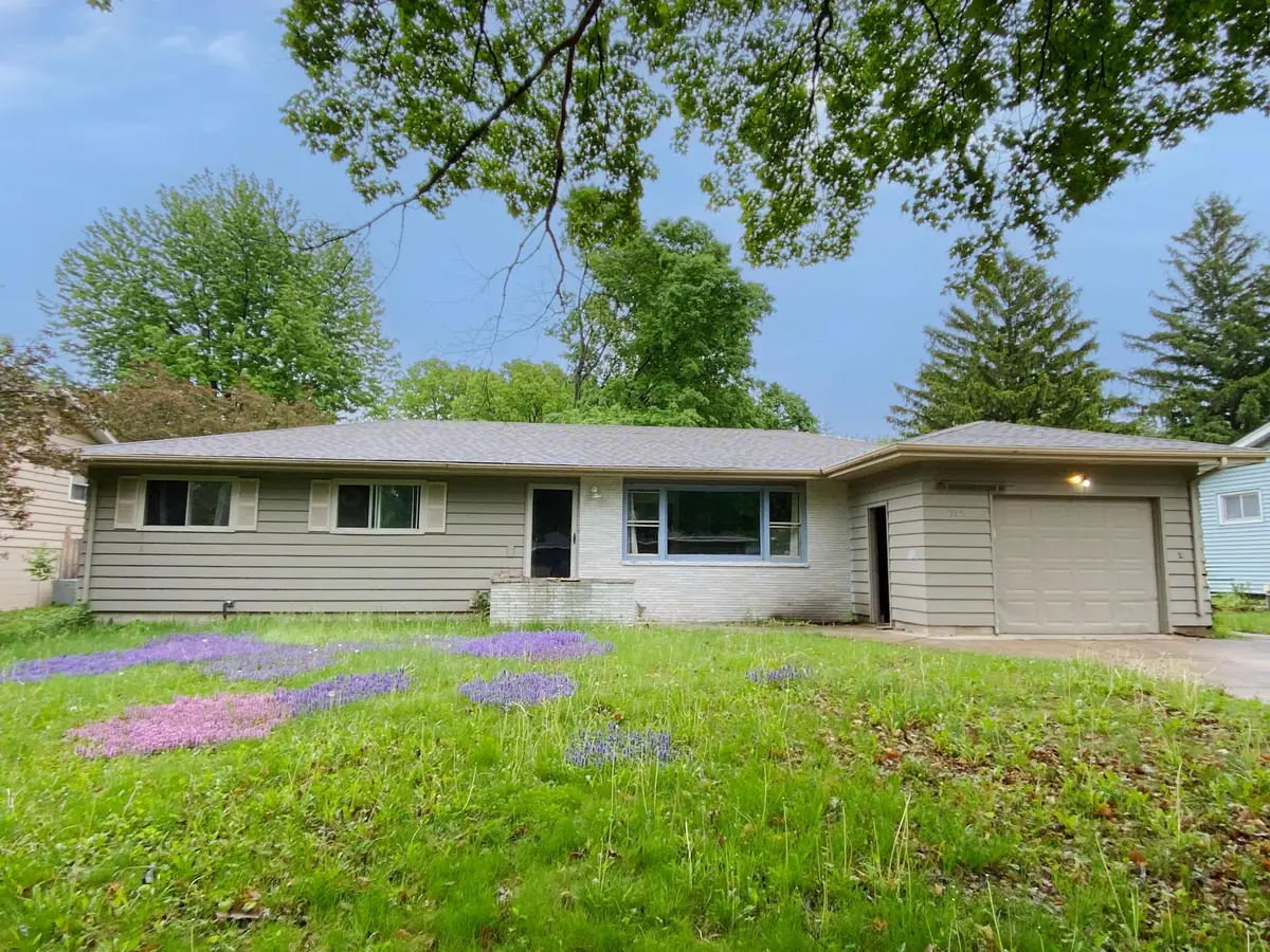 315 Charles Street Sw, Hutchinson, MN 55350 - #1