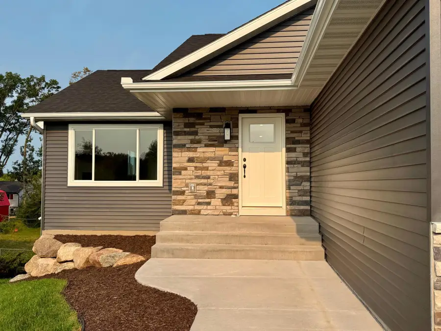 6073 Fuller Circle, Wyoming, MN 55092 - #3