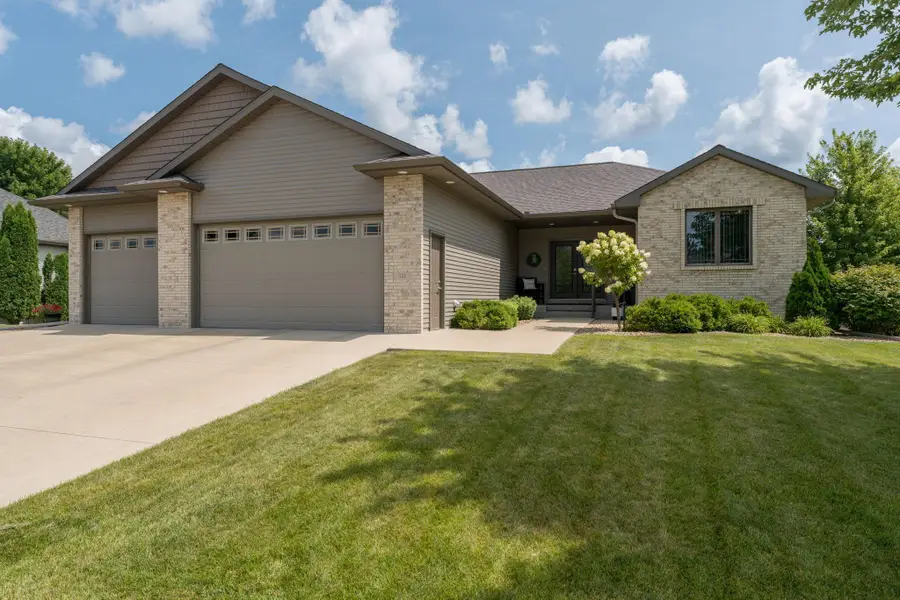 121 Grovebrook Drive, Mankato, MN 56001 - #2