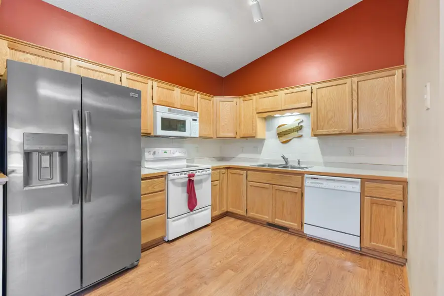 8337 Parkview Avenue Ne, Otsego, MN 55330 - #2