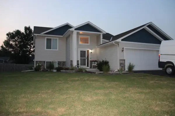 704 Bremen Circle, Waverly, MN 55390