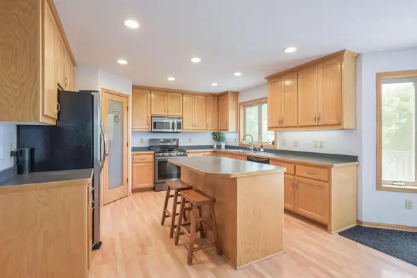 890 160th Lane Nw, Andover, MN 55304