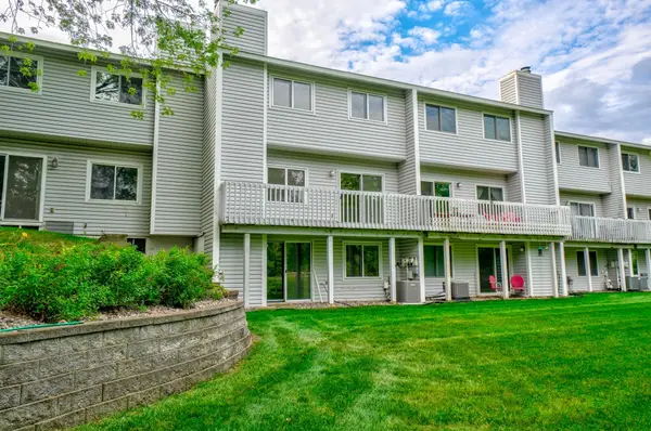 2174 Tower Court, Woodbury, MN 55125